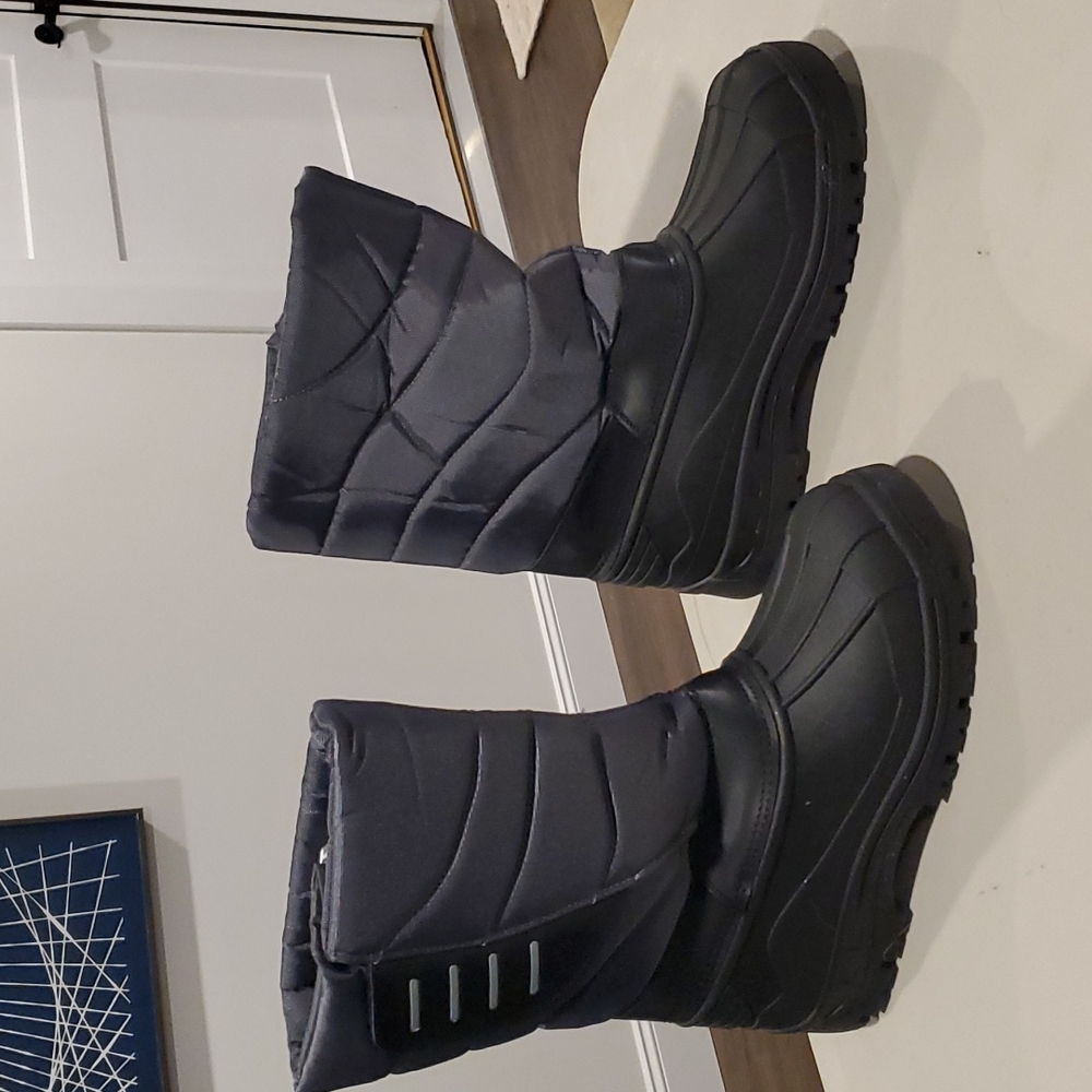 Winter boots, Mountain Warehouse.